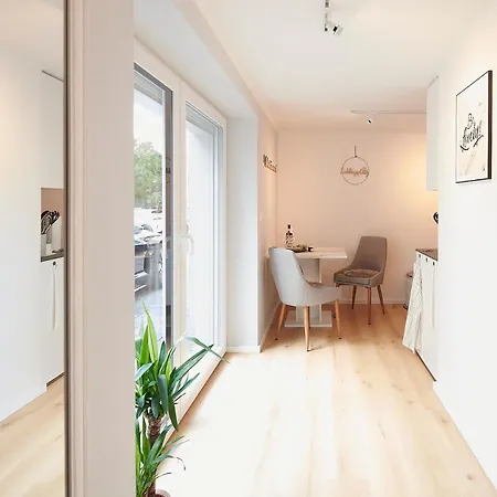 Stilvolles Ruhig, 24-7 Self-check In, Wlan Top, Parkplatz An Der Strasse, Bushaltestelle Vor Haus