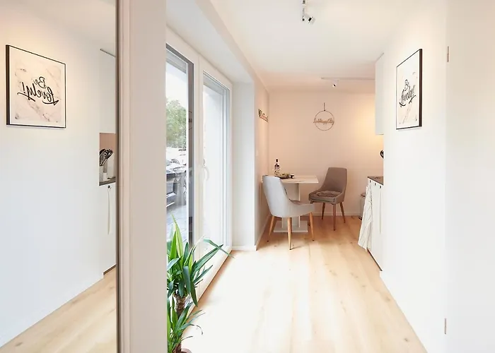 Stilvolles Ruhig, 24-7 Self-check In, Wlan Top, Parkplatz An Der Strasse, Bushaltestelle Vor Haus