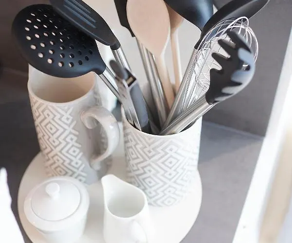 Stilvolles Ruhig, 24-7 Self-check In, Wlan Top, Parkplatz An Der Strasse, Bushaltestelle Vor Haus Apartment