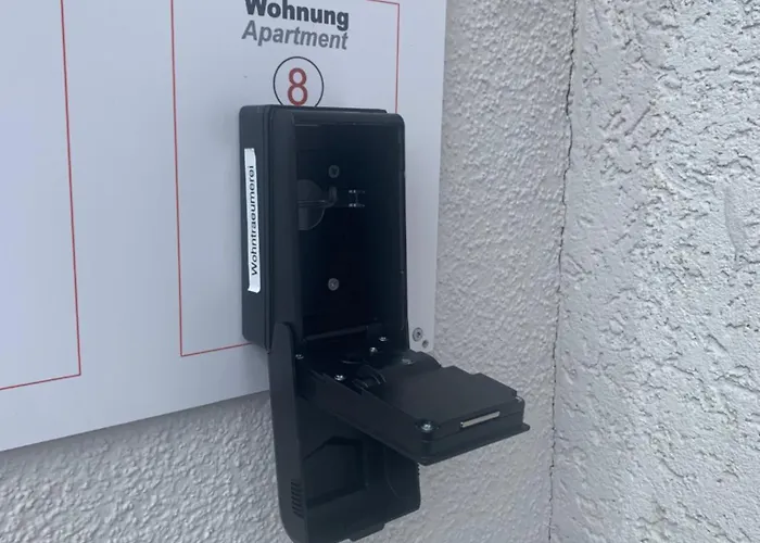 Apartment Stilvolles Ruhig, 24-7 Self-check In, Wlan Top, Parkplatz An Der Strasse, Bushaltestelle Vor Haus *